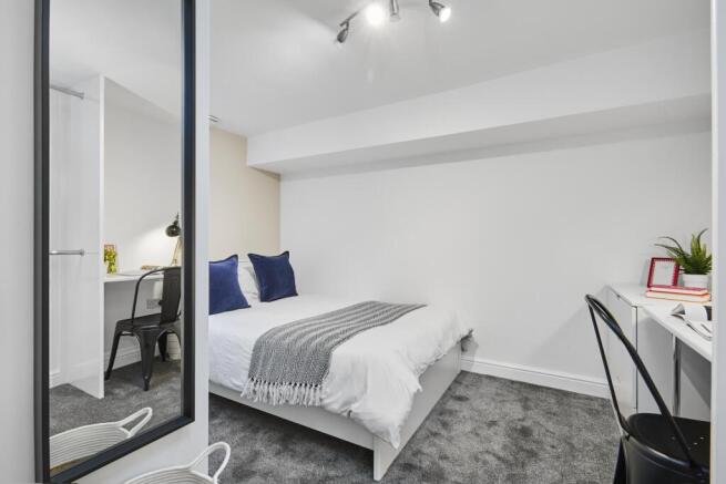 6 bed House to rent Image 10