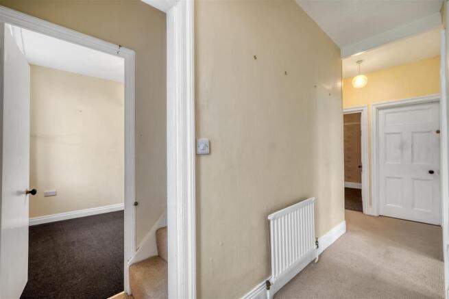 4 bed Detached for sale Image 10