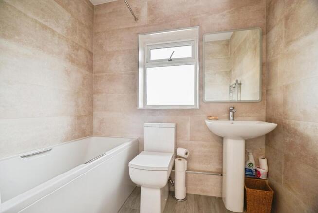 3 bed Semi-Detached for sale Image 11