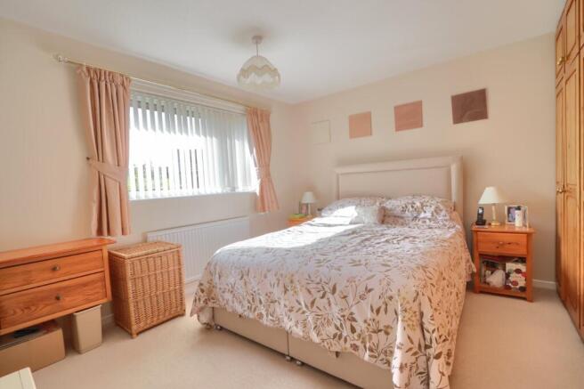4 bed Detached for sale Image 12