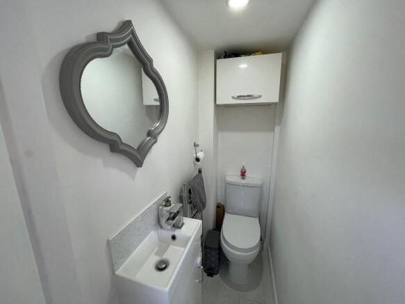3 bed Terraced for sale Image 8