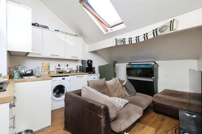 4 bed Block of Apartments for sale Image 8