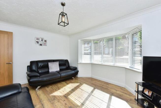 4 bed Detached for sale Image 8