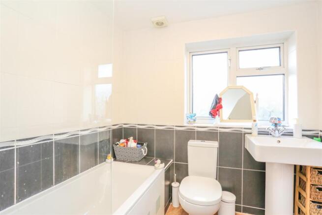 40 Hamsey Crescent-2