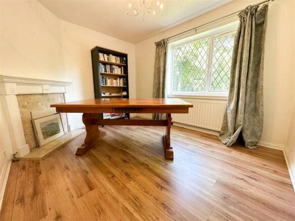 FORMAL DINING ROOM