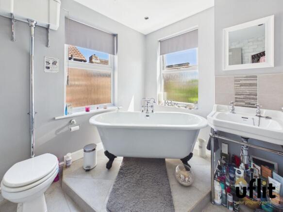 3 bed Terraced for sale Image 4