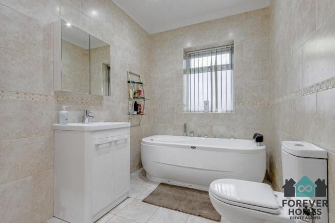 3 bed Detached Bungalow for sale Image 7