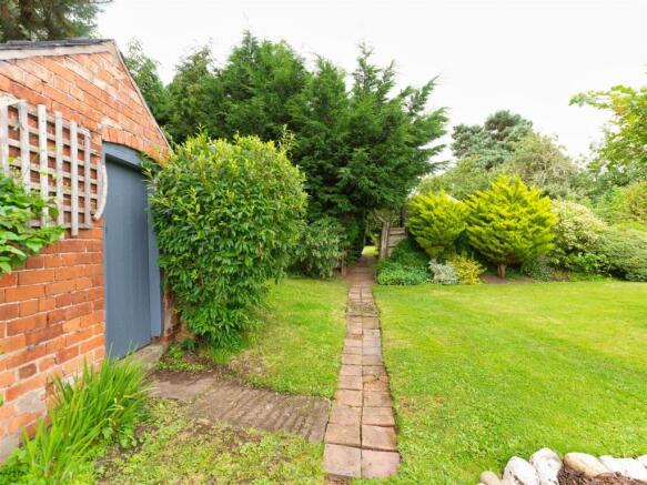 22623 GARDEN 1.jpg