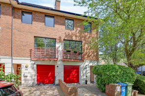 142, Plover Way, London SE16 7TZ