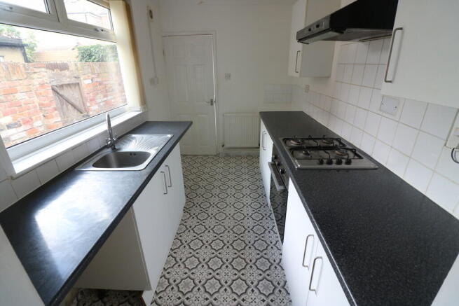 2 bed End of Terrace to rent Image 5