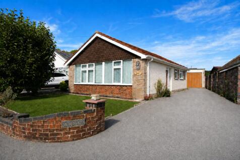 Chaplains Close, Cowplain, PO8 8QN