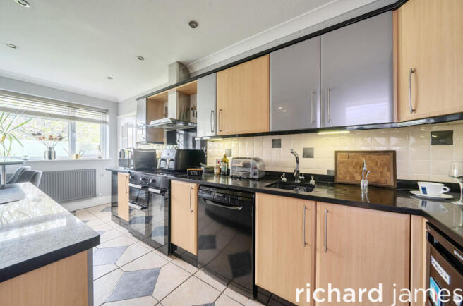 Churchward Avenue, Rodbourne Cheney, SN2 photo 4