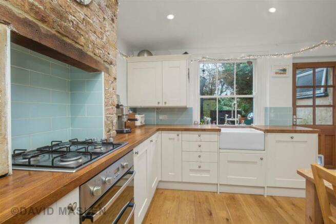 Kitchen (4).jpg