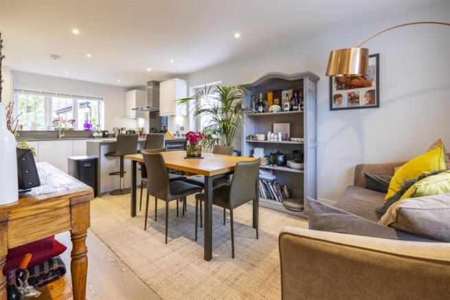 KITCHENDINING ROOM 1 .jpg
