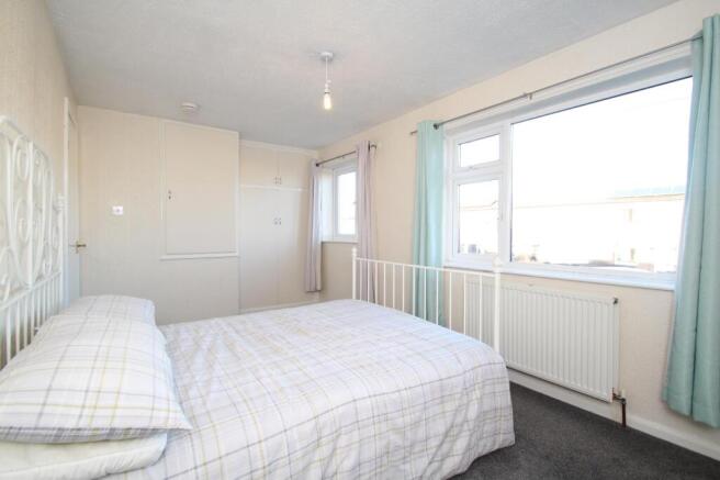 2 bed Semi-Detached to rent Image 5