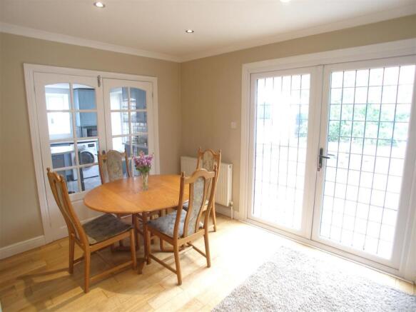 Lounge/Dining Room