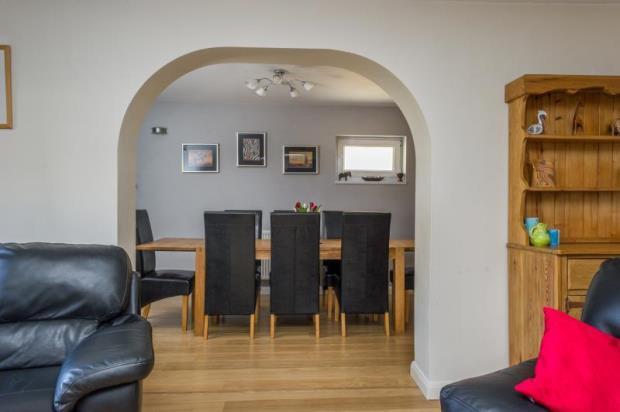 Sitting/Dining
