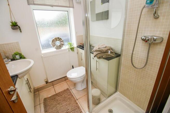 4 bed Detached for sale Image 7