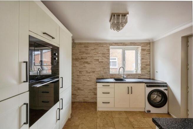 3 bed Semi-Detached for sale Image 8