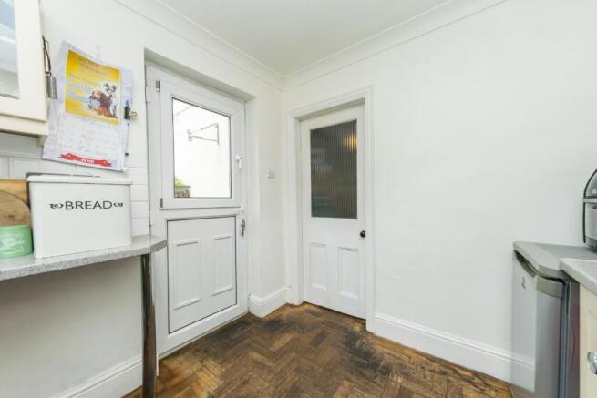 3 bed Semi-Detached for sale Image 10