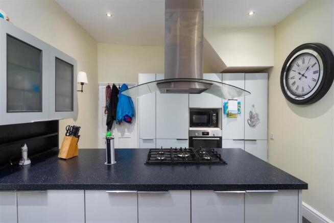 2 bed Semi-Detached for sale Image 7