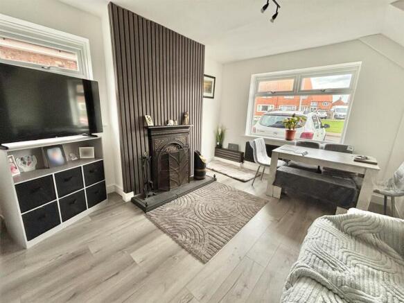 3 bed Semi-Detached for sale Image 5