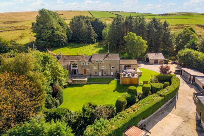 Bethany Farm, Newhey, OL16 | Private Gated 4-Bed Converted Farmhouse with Extensive Outbuildings & Far-Reaching Views photo 4