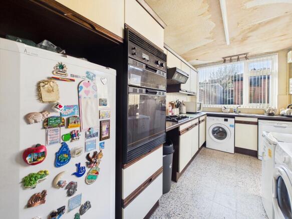 CAM05192G0-PR0242-STILL004