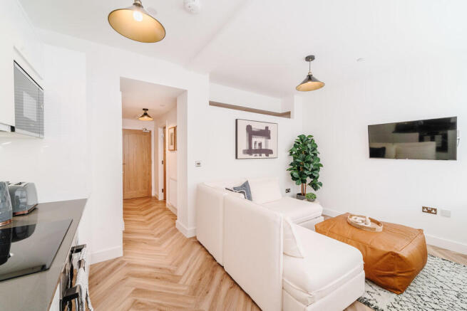 RH Apt 10-3