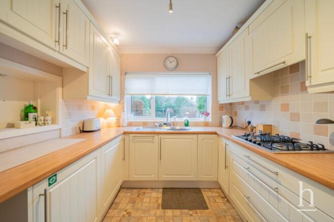 Seaview Avenue, Irby, CH61 photo 4