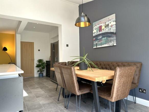 Dining Area 628