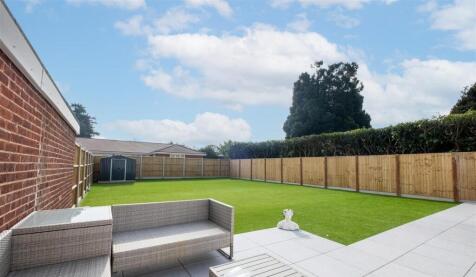 Laurel Lane, St. Leonards, Ringwood