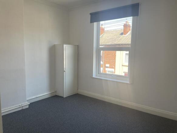 2 bed Terraced to rent Image 4