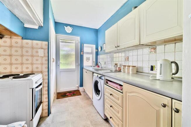 Lansdowne Road, Worthing, BN11 4NB photo 4