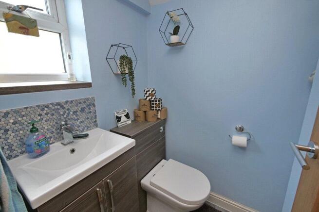 3 bed Semi-Detached for sale Image 8
