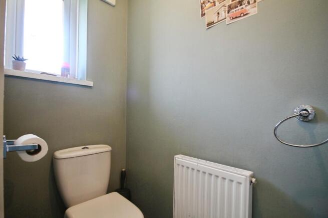 4 bed Semi-Detached for sale Image 9