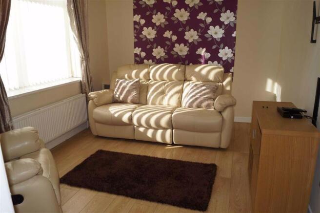 FRONT SITTING ROOM