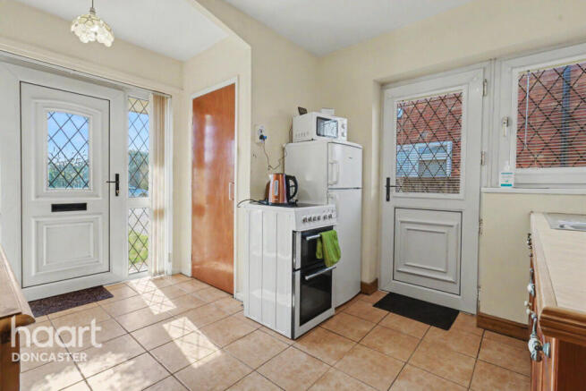 2 bed Semi-Detached Bungalow for sale Image 6