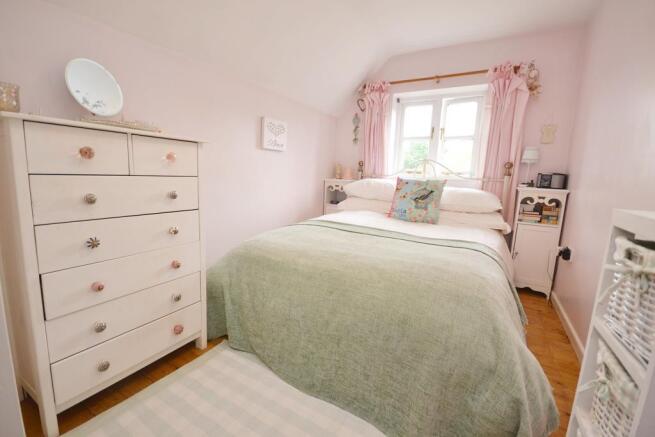 bed 2.jpg