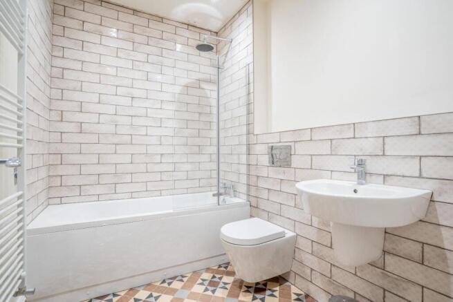 5 bed Town House for sale Image 12