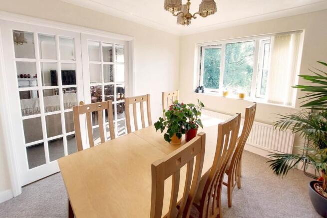 2 bed Flat for sale Image 8