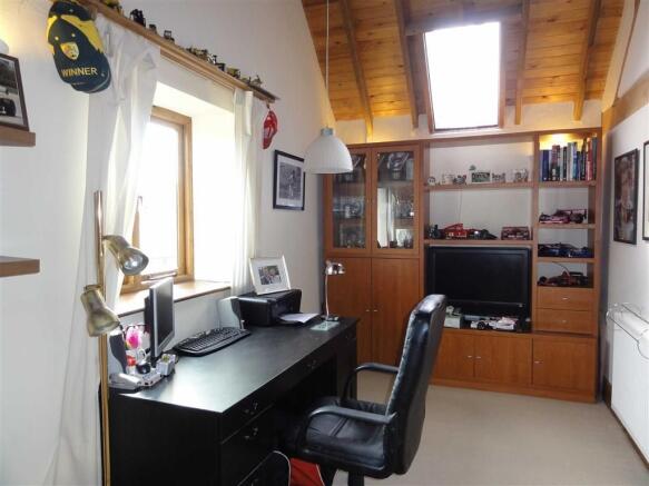 Photo 11