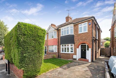 Countisbury Avenue, Enfield