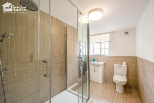 4 bed Detached for sale Image 9