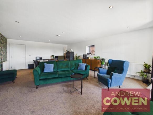 2 bed Apartment for sale Image 6