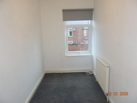 2 bed Terraced to rent Image 12