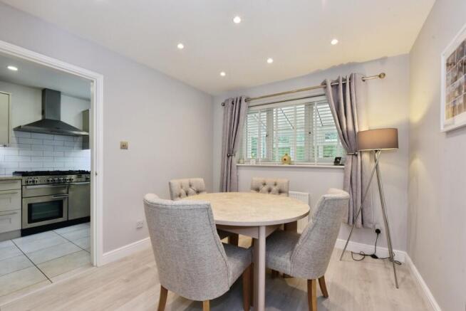 4 bed Detached for sale Image 8