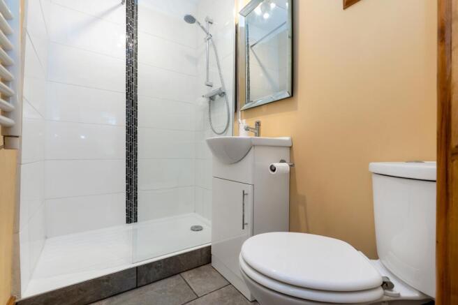3 bed Terraced for sale Image 8