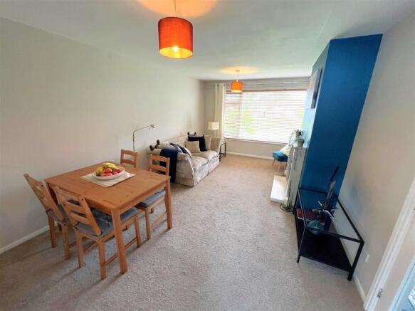 living room 1.jpg