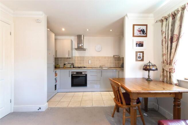 Lark Rise, Liphook, Hampshire, GU30 photo 4